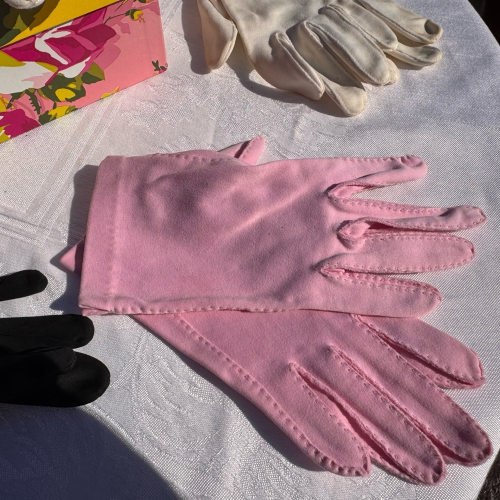 Classic Pink Women's Fashion Gloves